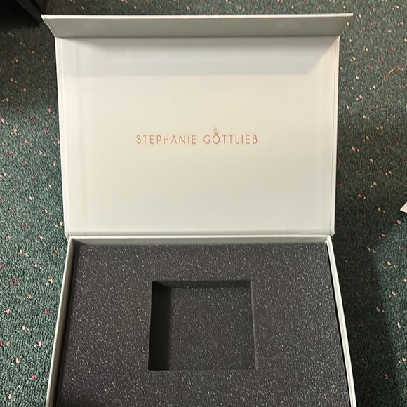 White Jewelry Organizer - Picture 2 of 3